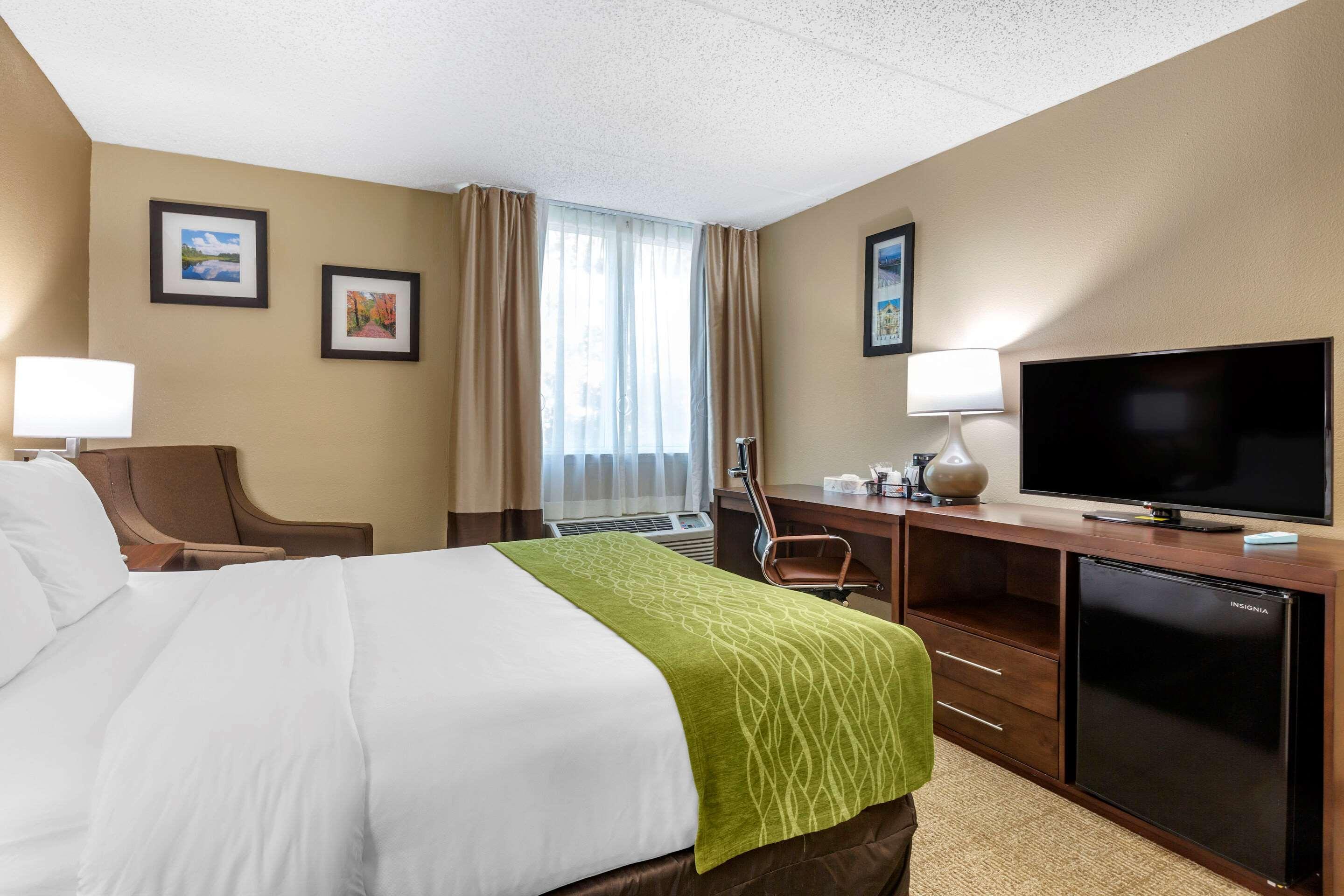 Comfort Inn Edison - New Brunswick Exterior foto